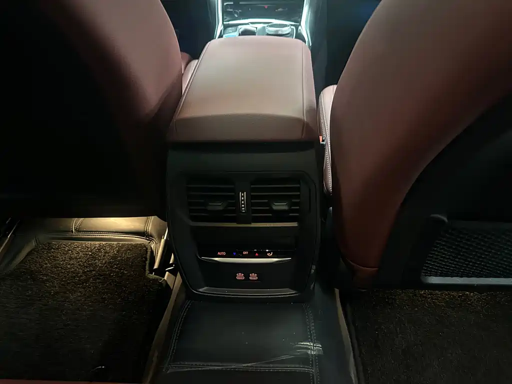 BMW i4 2024 — фото 13