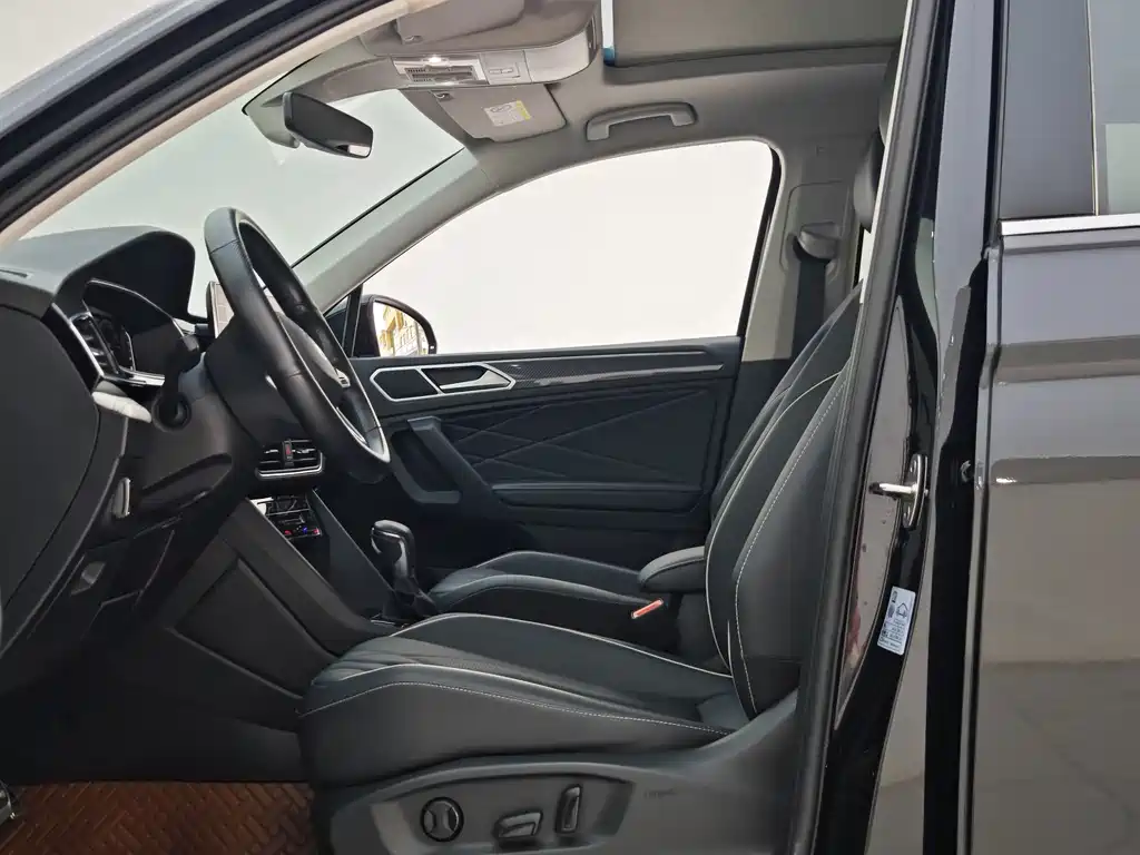 Volkswagen Tiguan L 2023