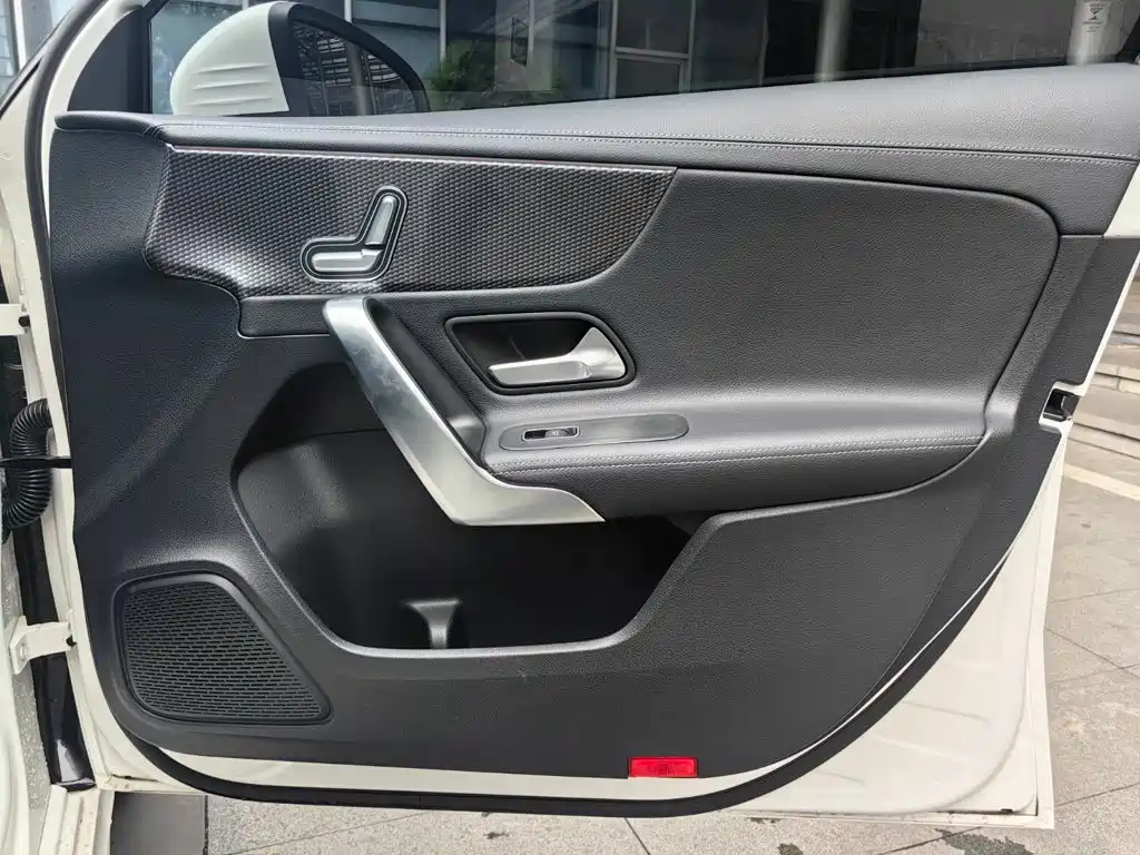 Mercedes-Benz A-Class 2021 — фото 15