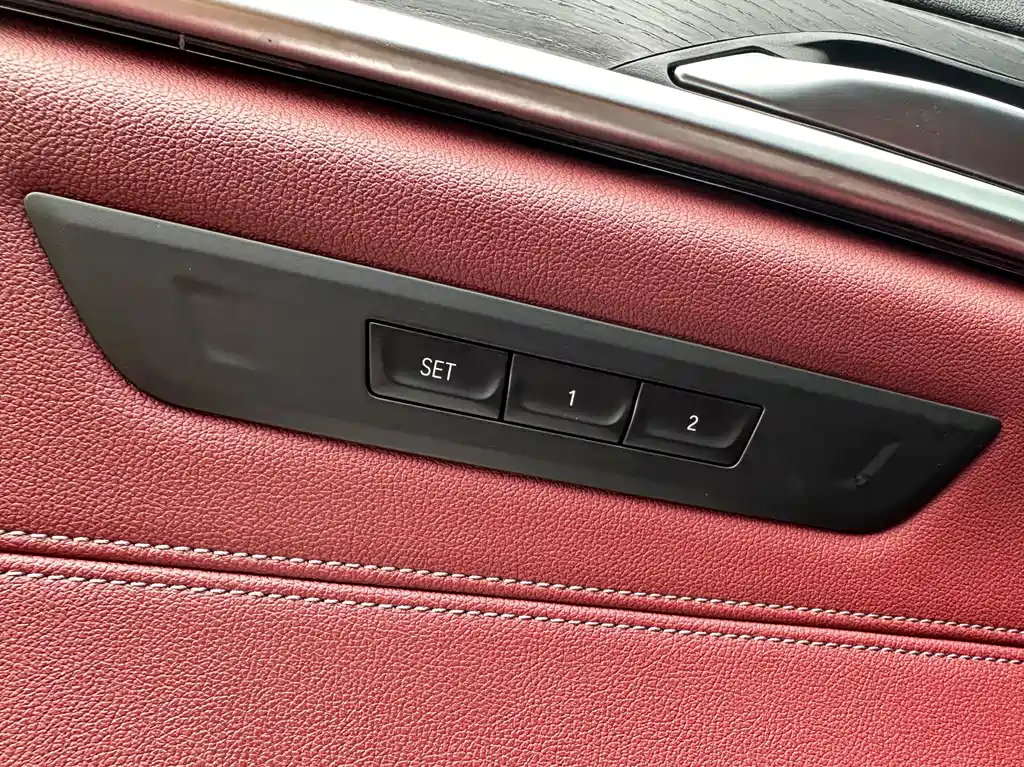 BMW 5 Series 2021 — фото 10