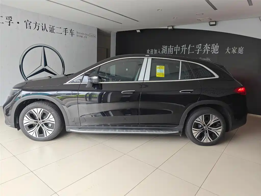 Mercedes-Benz EQE SUV 2026