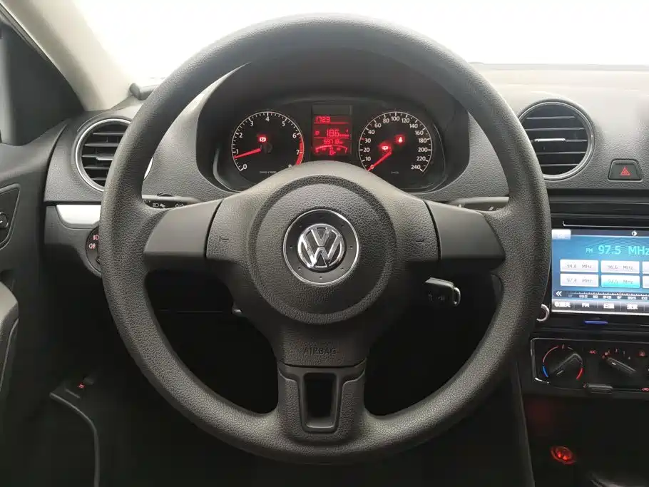 Volkswagen Jetta 2014 — фото 15
