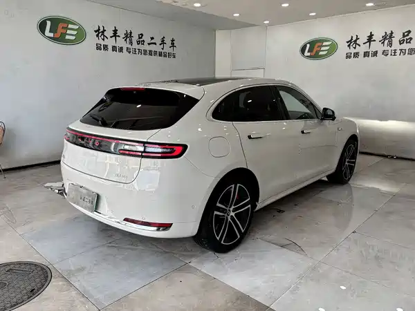 AITO M5 2025