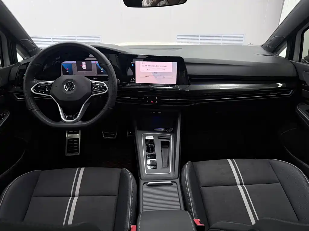 Volkswagen Golf 2022 — фото 9