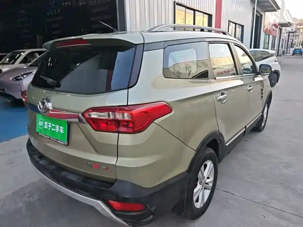 BAIC Huansu S3 2016
