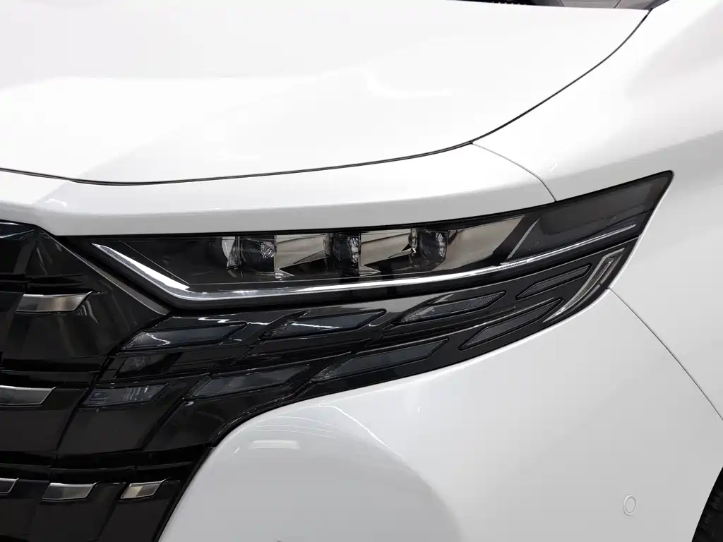 Toyota Alphard 2024 — фото 4