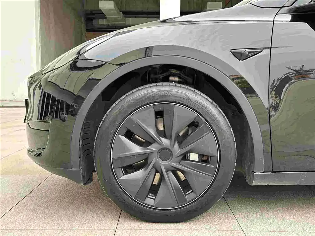 Tesla Model Y 2023 — фото 22