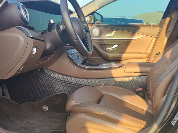 Mercedes-Benz E-Class 2022