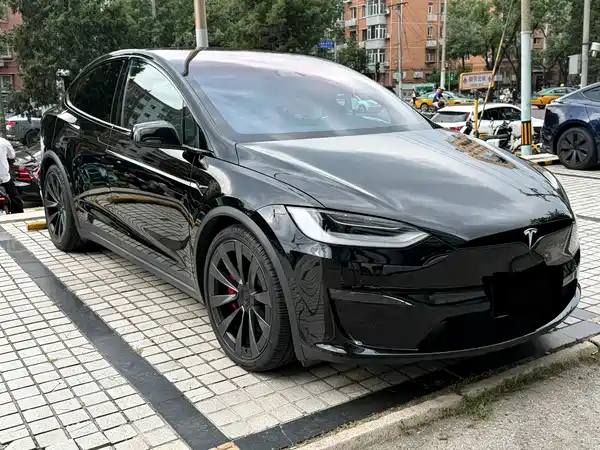 Tesla Model X 2023
