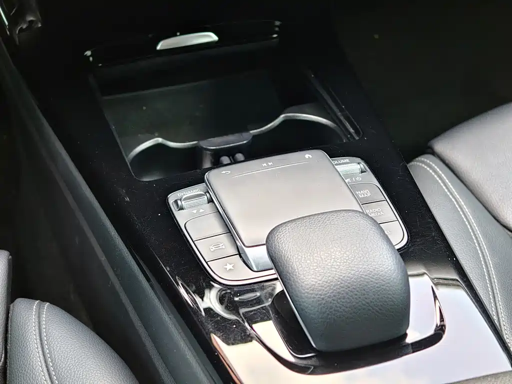 Mercedes-Benz A-Class 2020 — фото 12