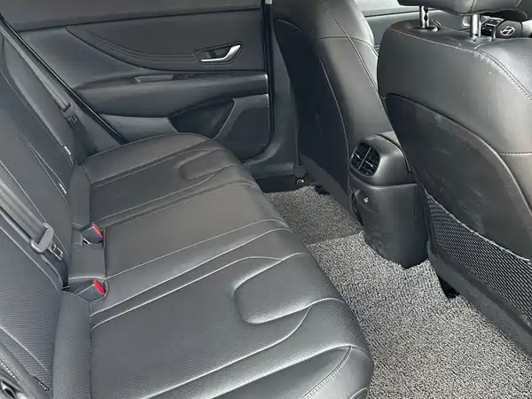 Hyundai Elantra 2021
