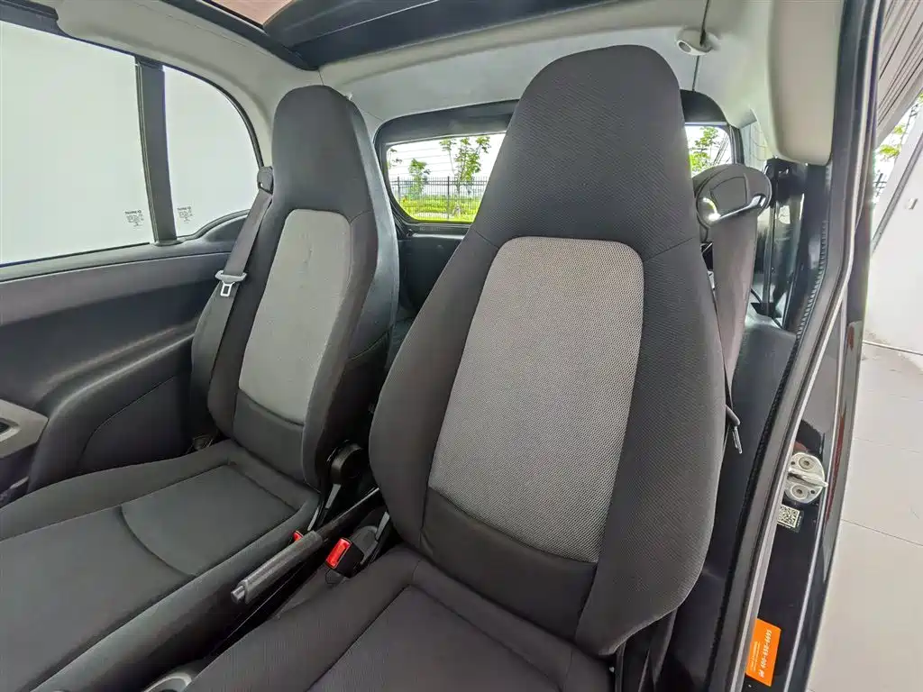 smart Fortwo 2015 — фото 15