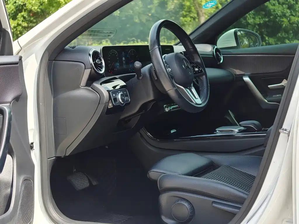 Mercedes-Benz A-Class 2020 — фото 14