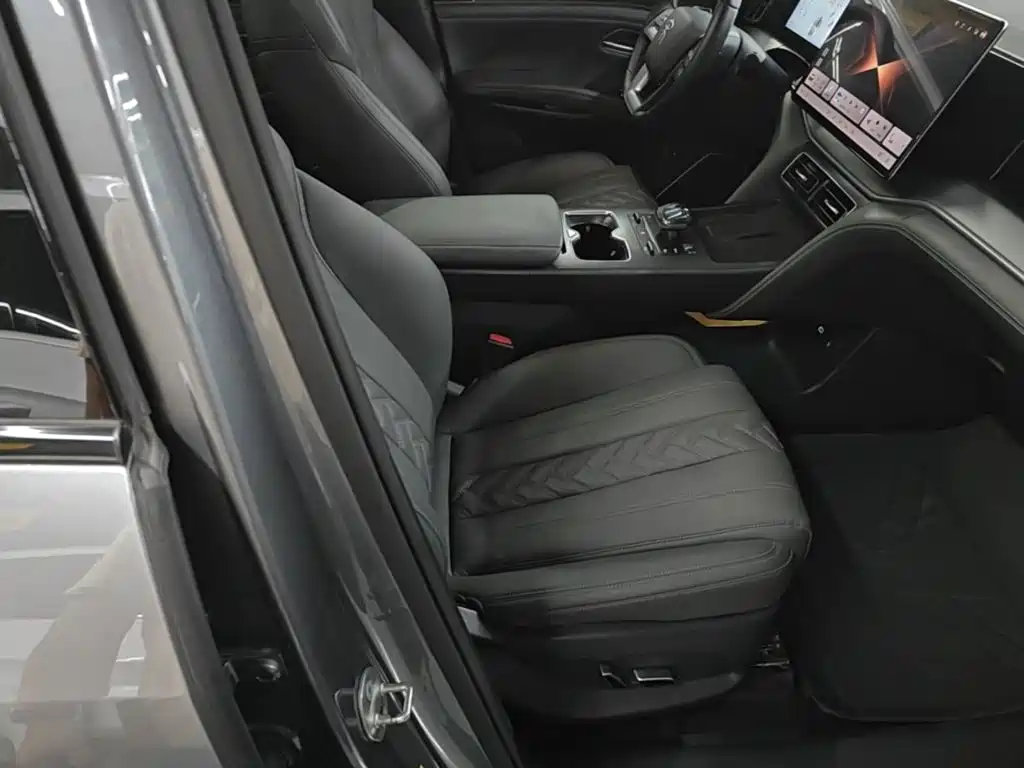 BYD Song L DM-i 2025 — фото 25