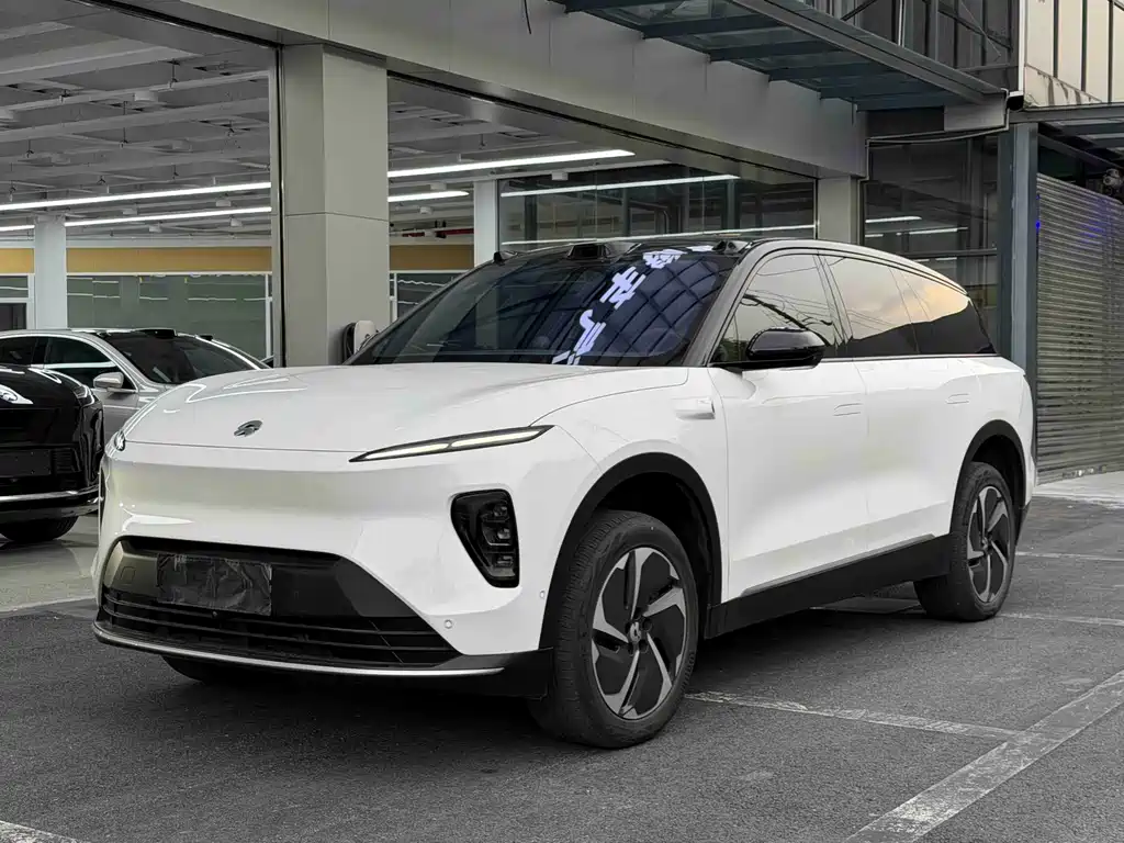 NIO ES8 2025