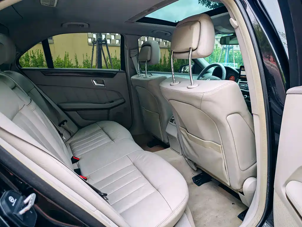 Mercedes-Benz E-Class 2010