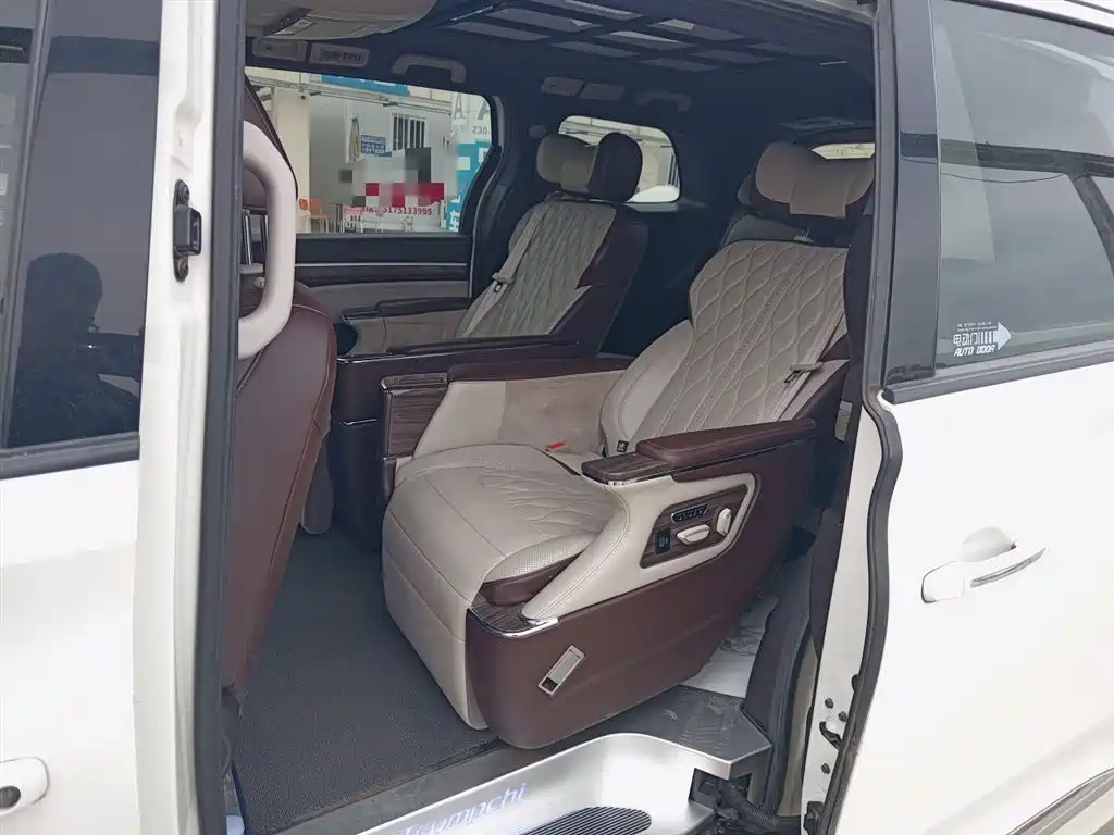GAC Motor Trumpchi M8 2021 — фото 13