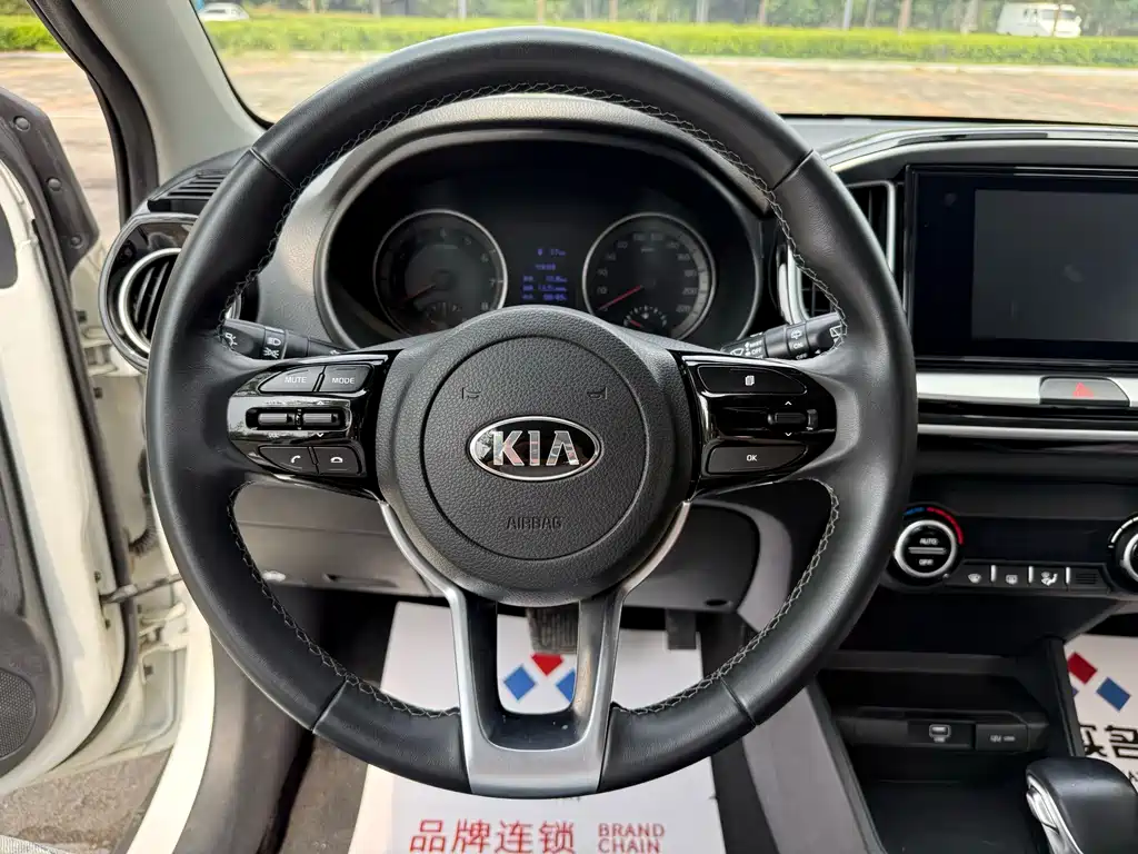 Kia KX1 2020 — фото 10