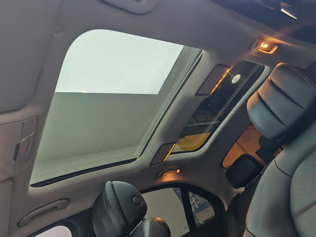 Mercedes-Benz C-Class 2019 — фото 18