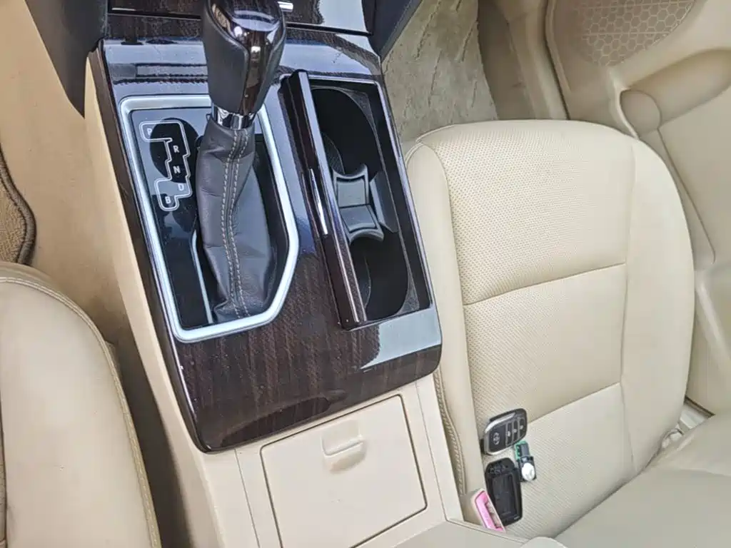 Toyota Camry 2017 — фото 14