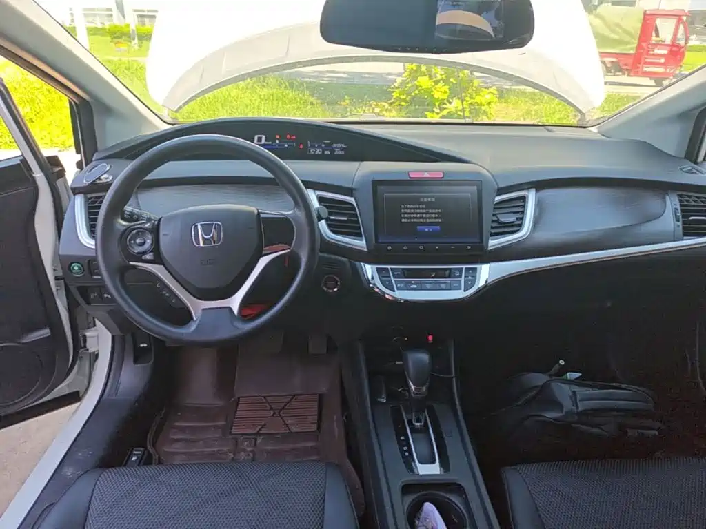 Honda Jade 2016 — фото 10