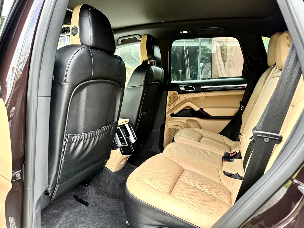 Porsche Cayenne 2017 — фото 15