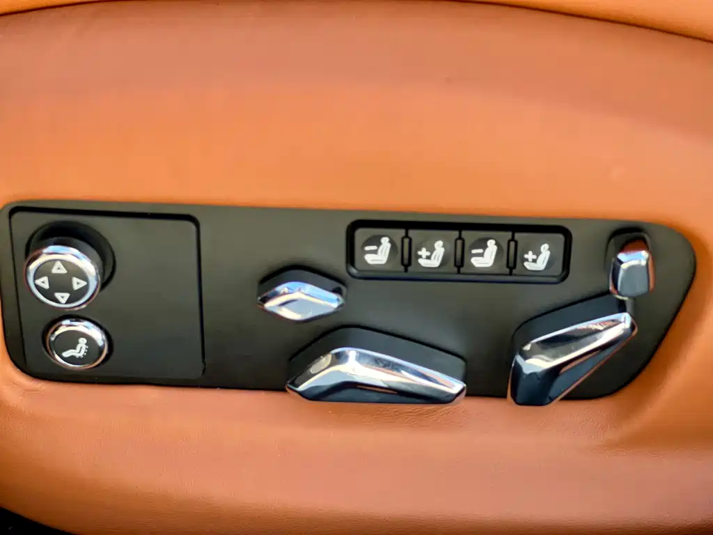 Bentley Flying Spur 2022 — фото 18