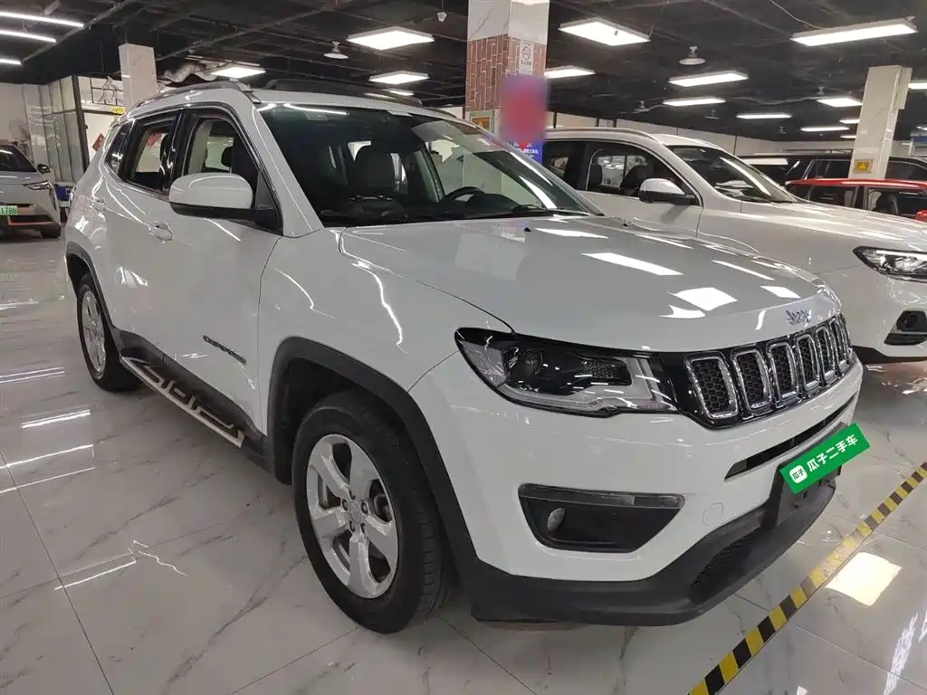 Jeep Compass 2018 — фото 22