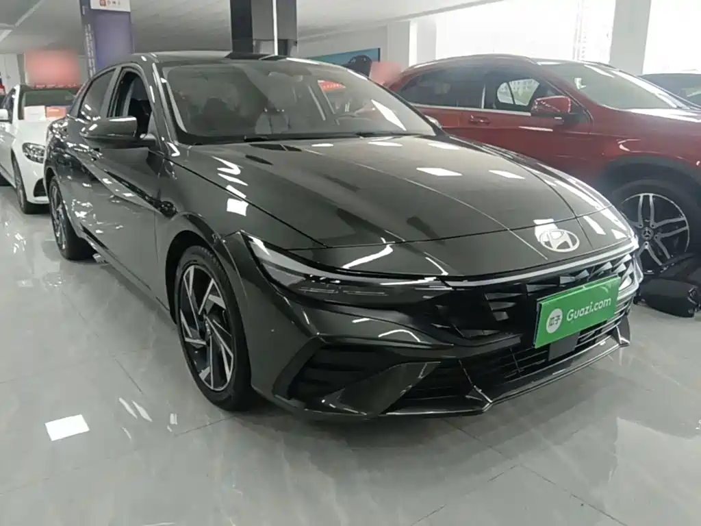 Hyundai Elantra 2025
