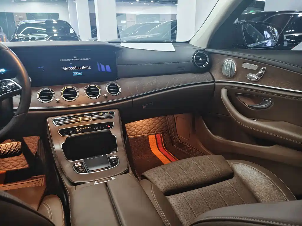 Mercedes-Benz E-Class 2022 — фото 14