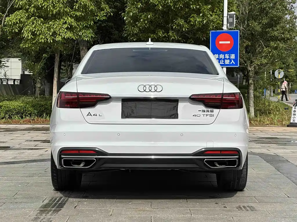 Audi A4L 2022 — фото 32