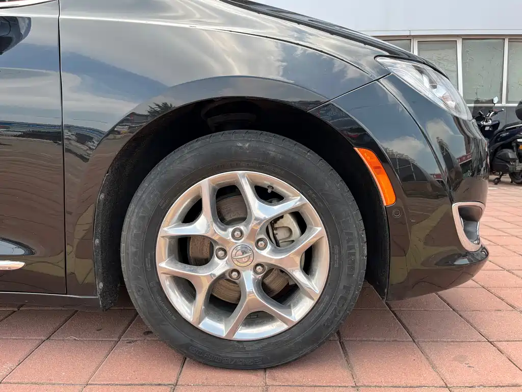 Chrysler Grand Voyager 2019 — фото 24