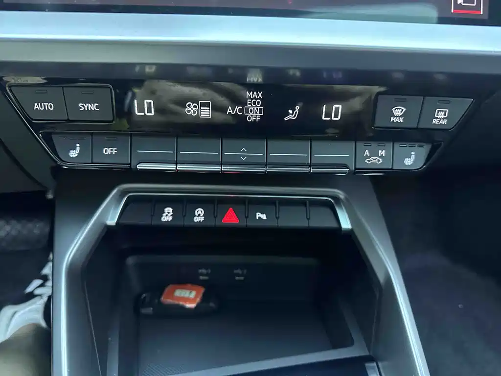 Audi A3 2023 — фото 10