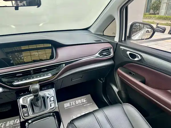 GAC Trumpchi M6 2024