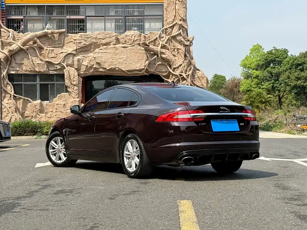 Jaguar XF 2015 — фото 3