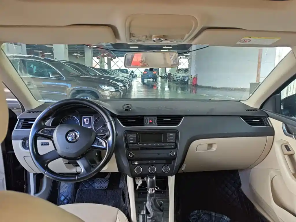Skoda Octavia 2015 — фото 10