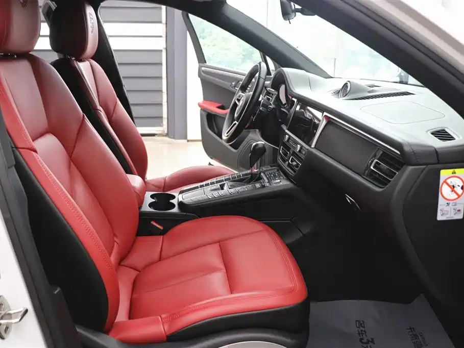 Porsche Macan 2020 — фото 23