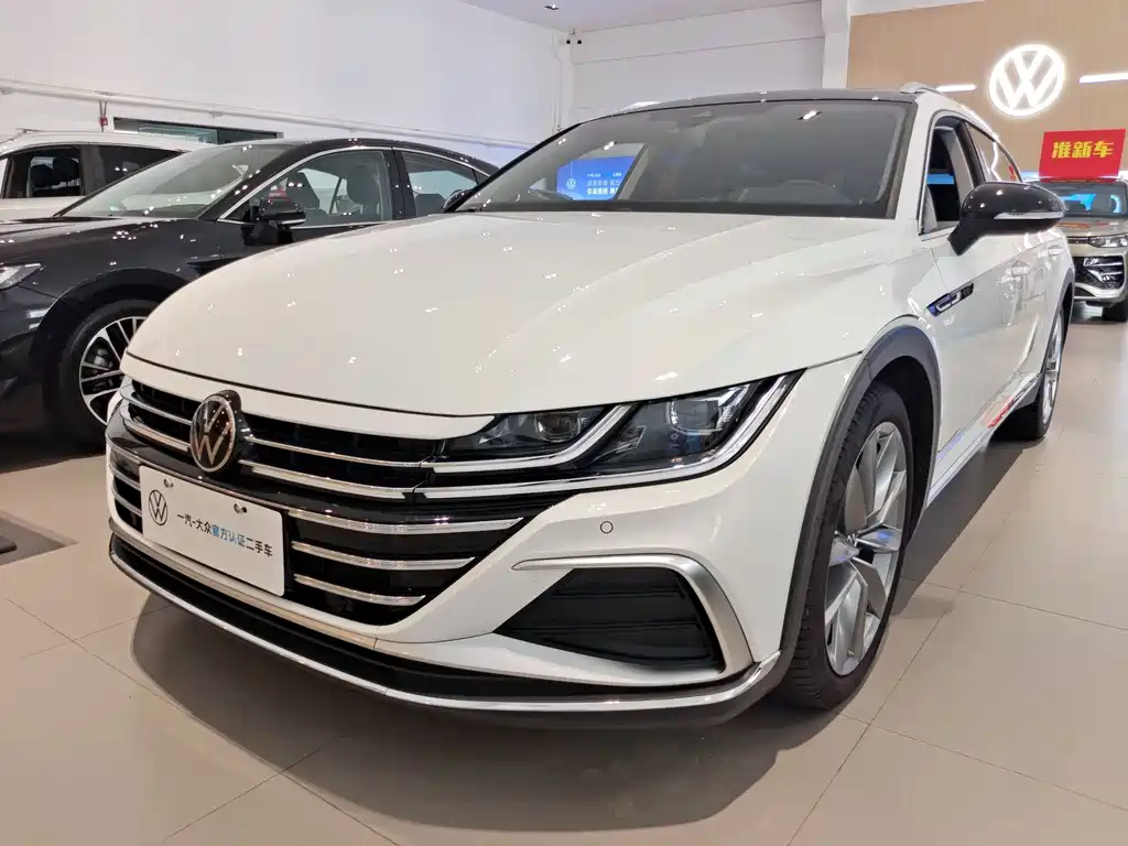 Volkswagen CC 2025 — фото 1