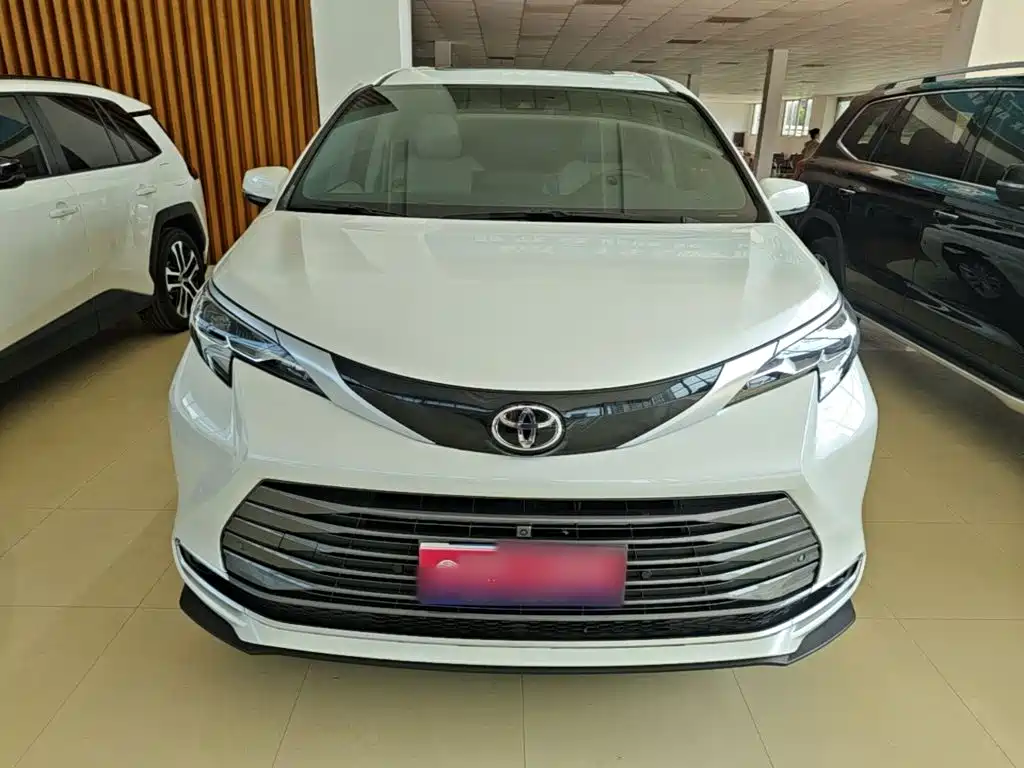 Toyota Sienna 2025