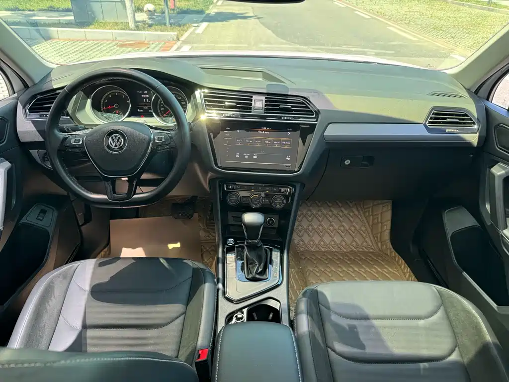 Volkswagen Tiguan L 2020 — фото 13