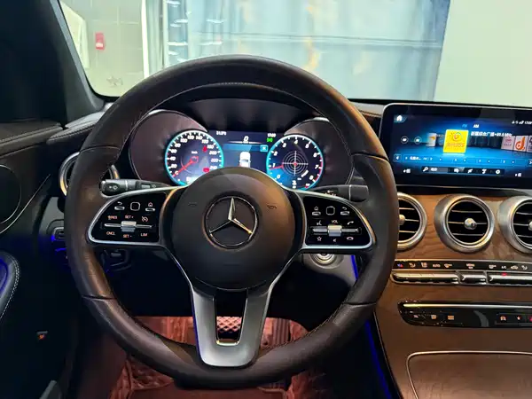 Mercedes-Benz GLC 2023