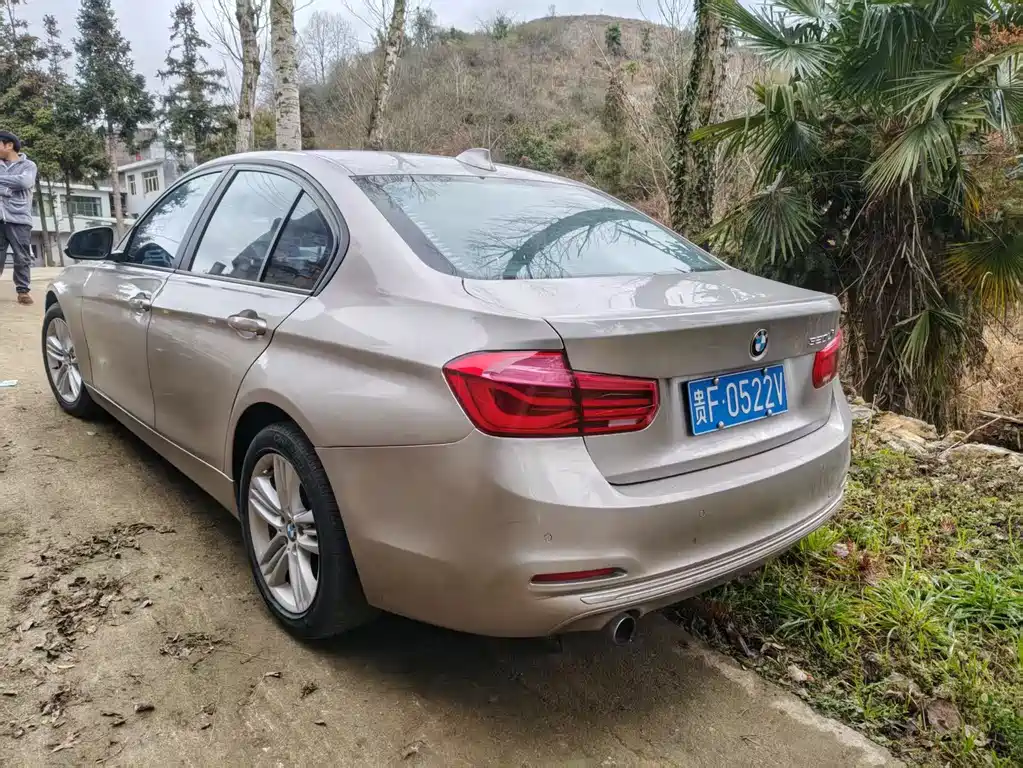 BMW 3 Series 2017 — фото 14