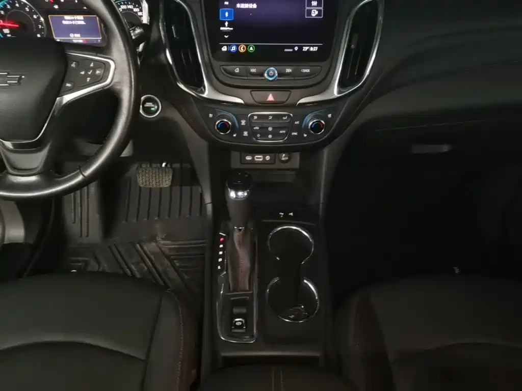 Chevrolet Equinox 2018 — фото 14