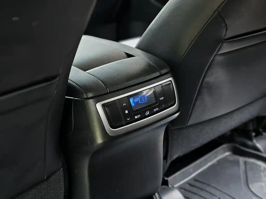 Toyota Highlander 2015 — фото 18