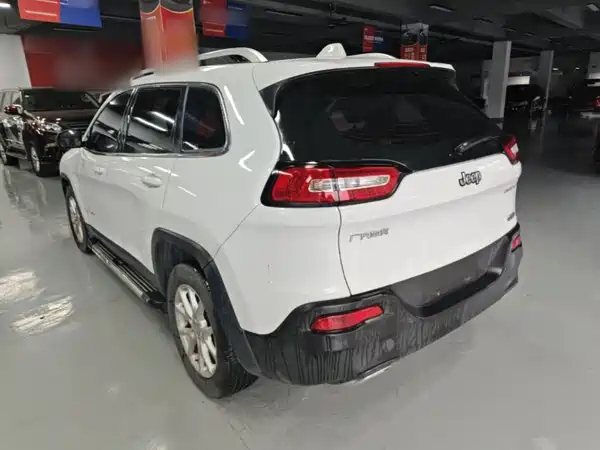 Jeep Cherokee 2016