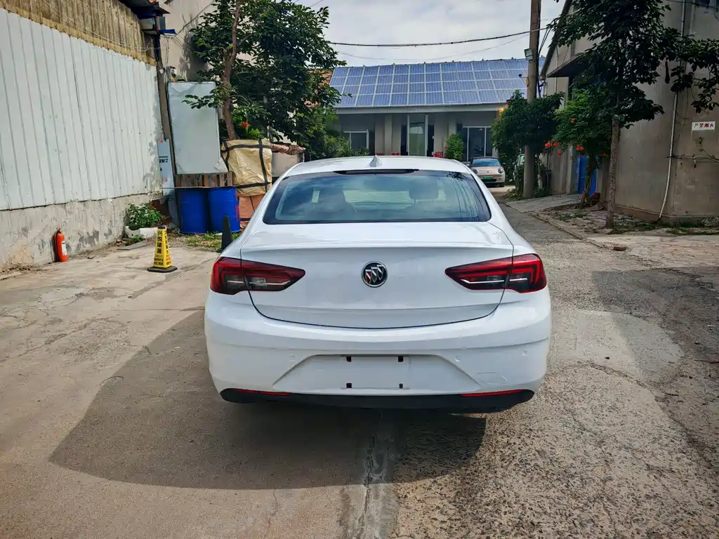 Buick Regal 2018 — фото 15
