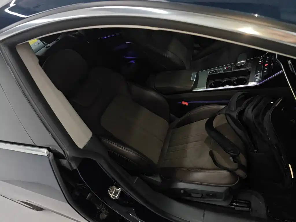 Audi A7L 2023 — фото 17