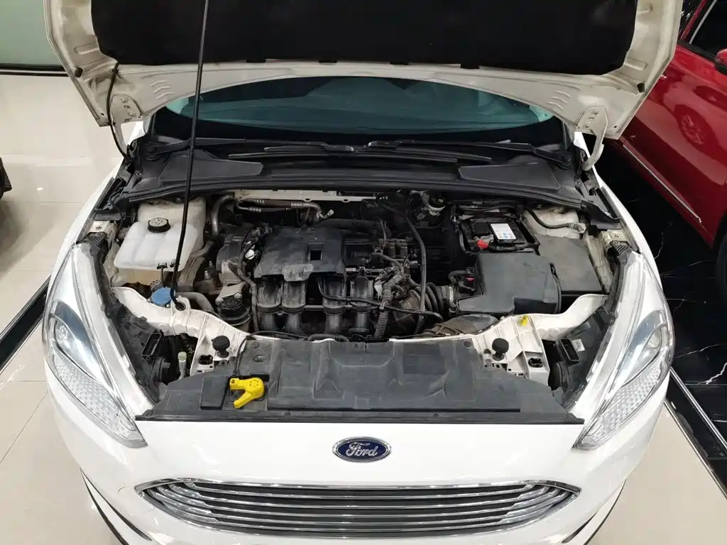 Ford Focus 2015 — фото 16
