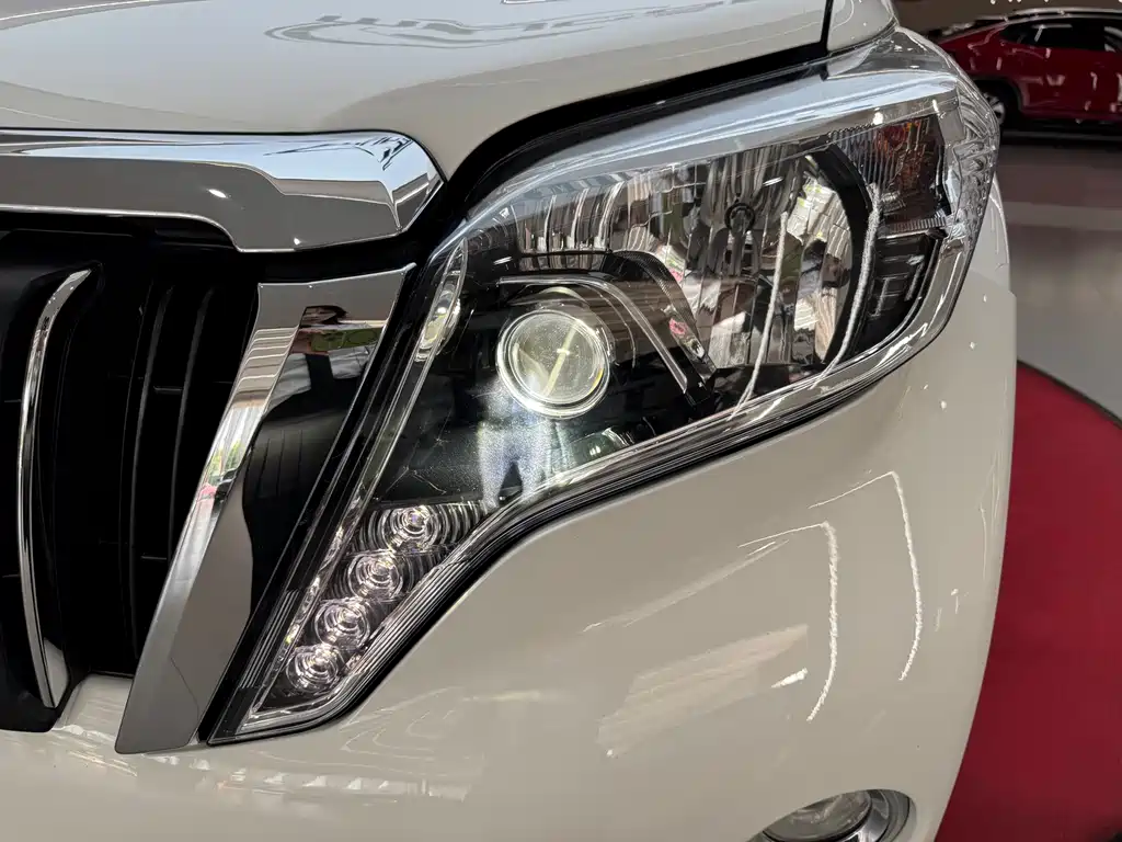 Toyota Prado 2017 — фото 30