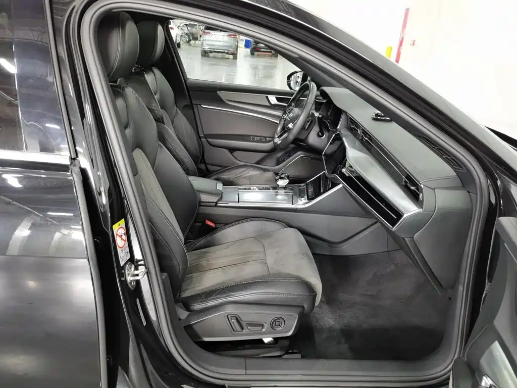 Audi A6L 2022 — фото 23